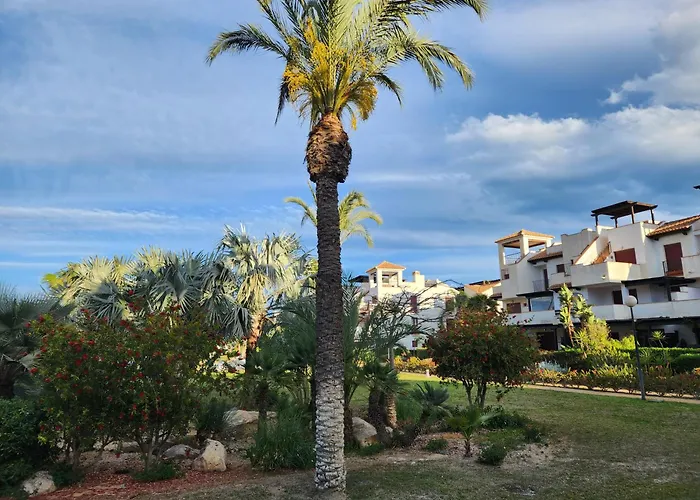 Precioso Bajo En Jardines De Nuevo Vera Muy Cerca De La Piscina Comunitaria Y De La Salida A La Playa!