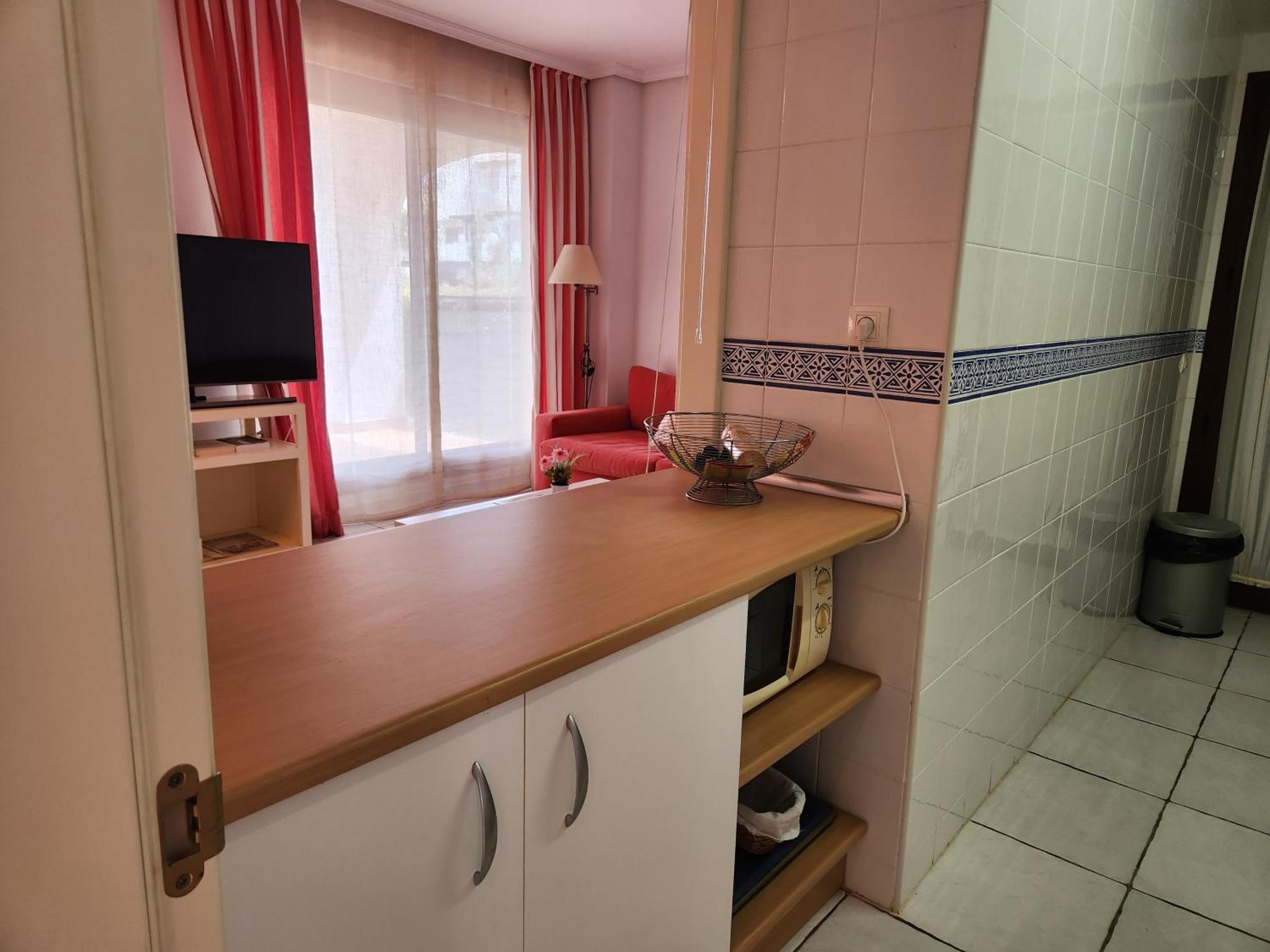 Apartment Precioso Bajo En Jardines De Nuevo Muy Cerca De La Piscina Comunitaria Y De La Salida A La Playa!