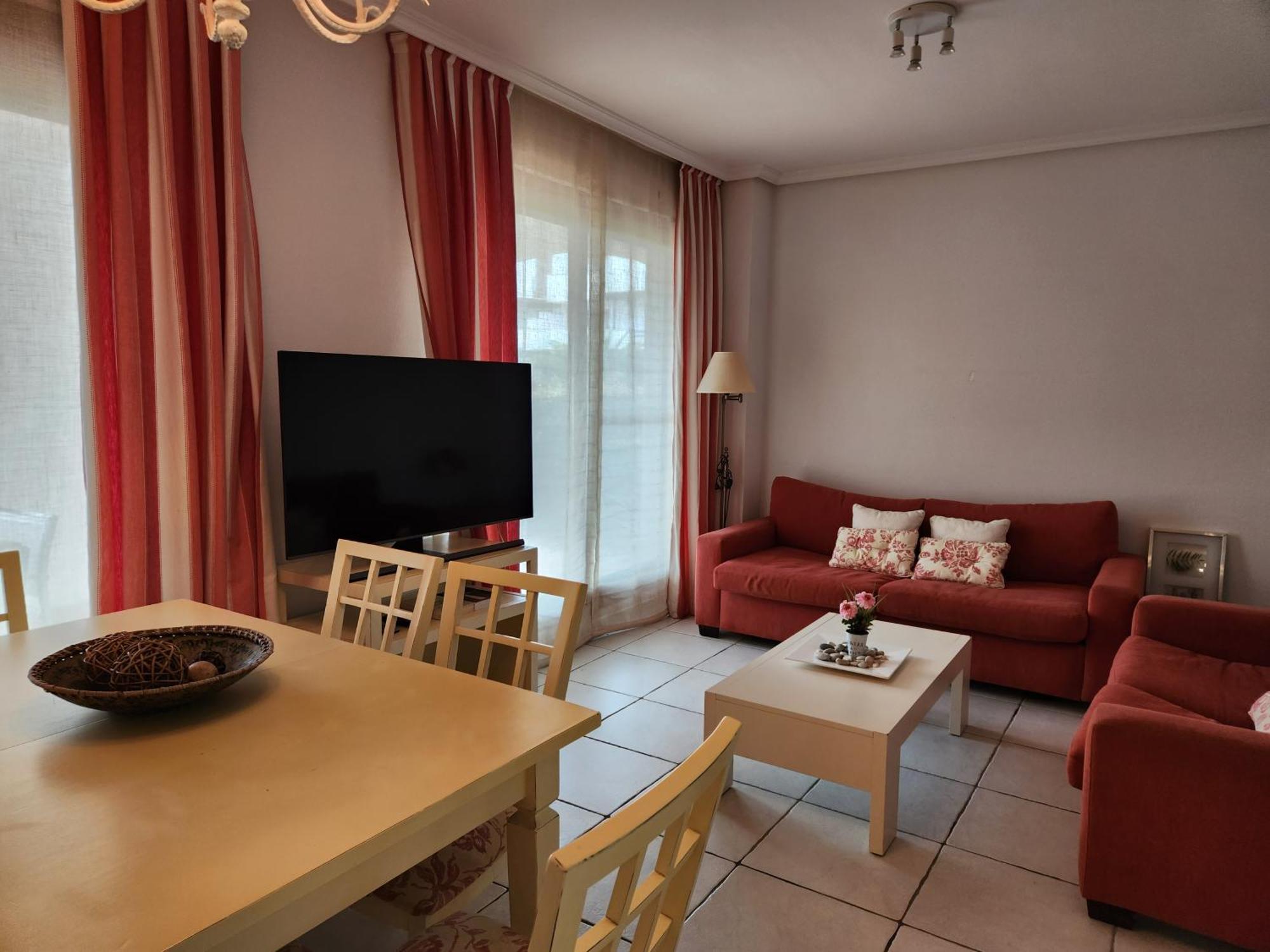Precioso Bajo En Jardines De Nuevo Muy Cerca De La Piscina Comunitaria Y De La Salida A La Playa! Apartment *
