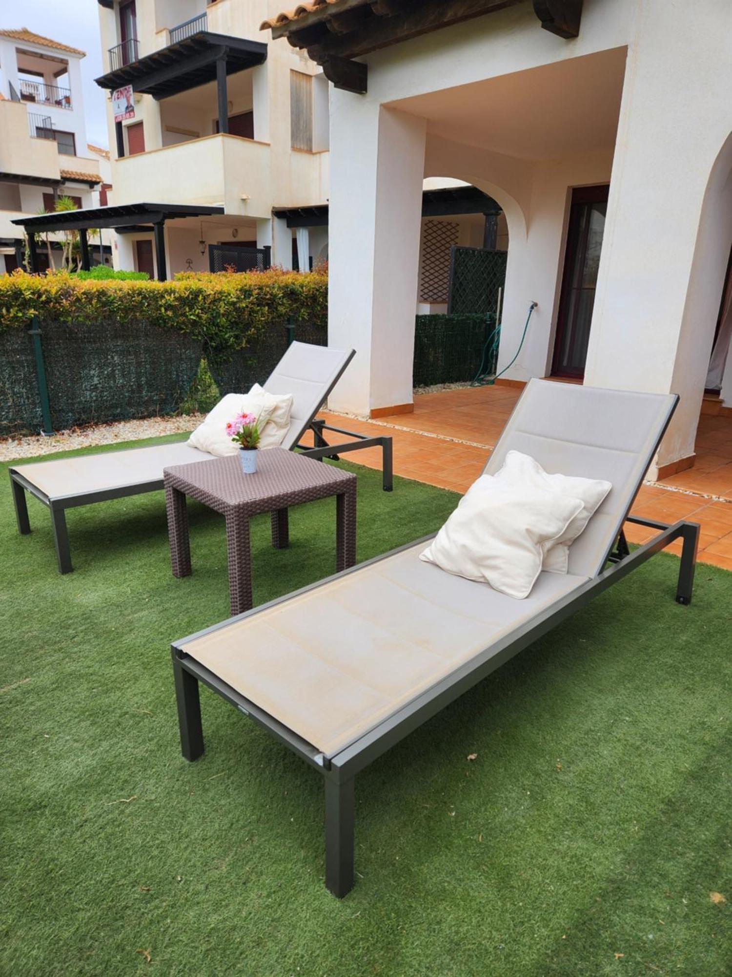 Precioso Bajo En Jardines De Nuevo Muy Cerca De La Piscina Comunitaria Y De La Salida A La Playa! * Vera