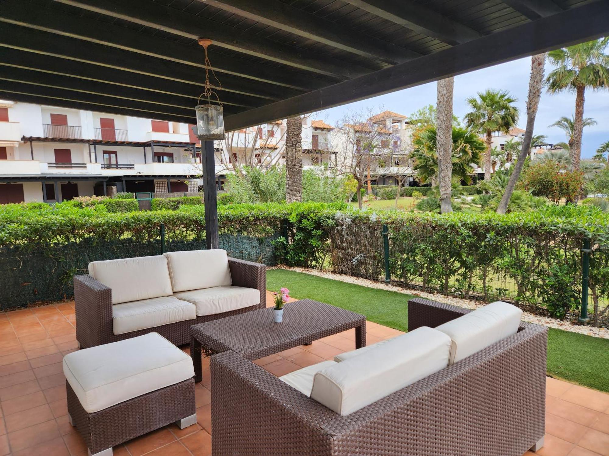 Precioso Bajo En Jardines De Nuevo Muy Cerca De La Piscina Comunitaria Y De La Salida A La Playa! Apartment
