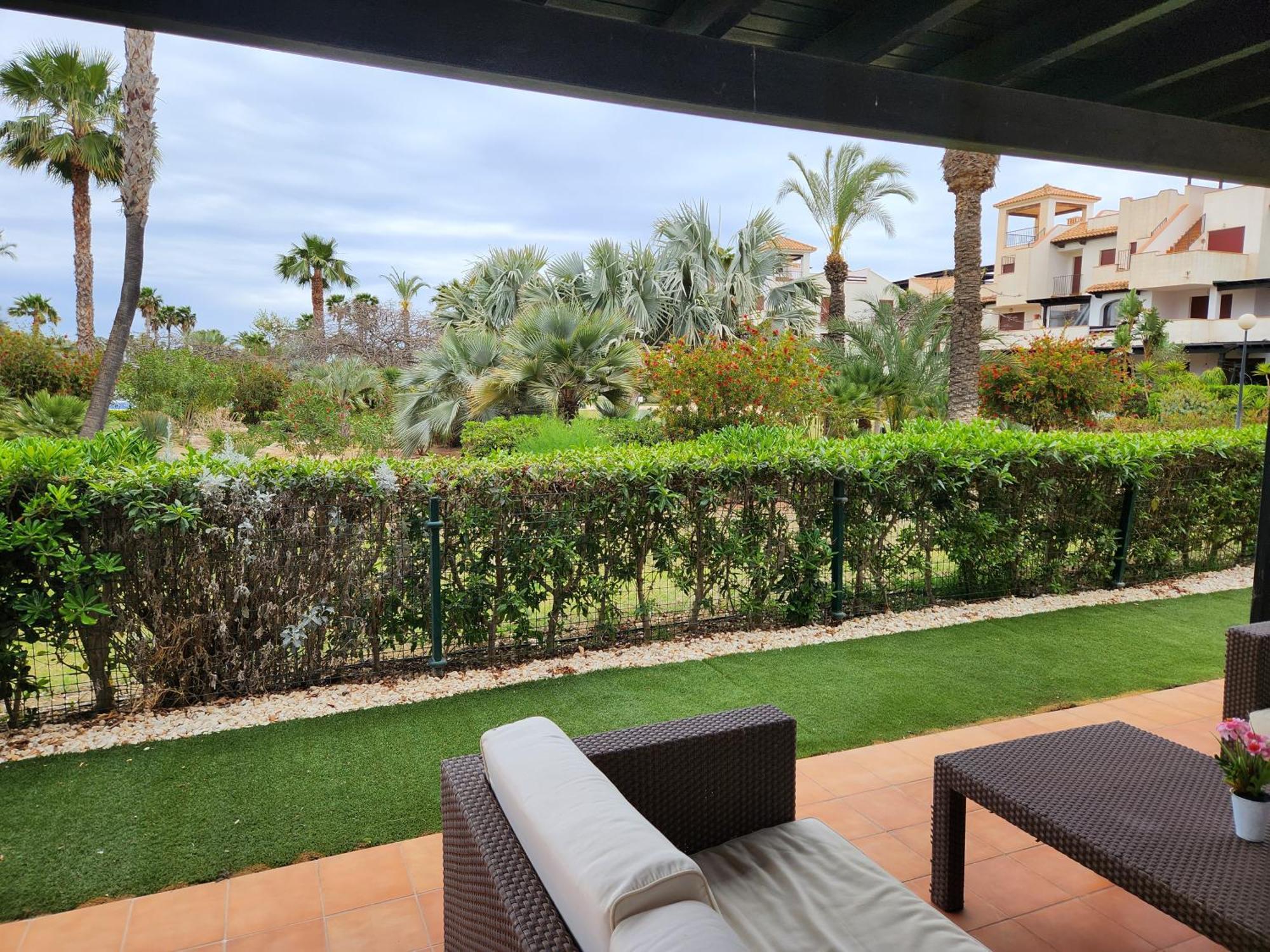 Apartment Precioso Bajo En Jardines De Nuevo Muy Cerca De La Piscina Comunitaria Y De La Salida A La Playa!