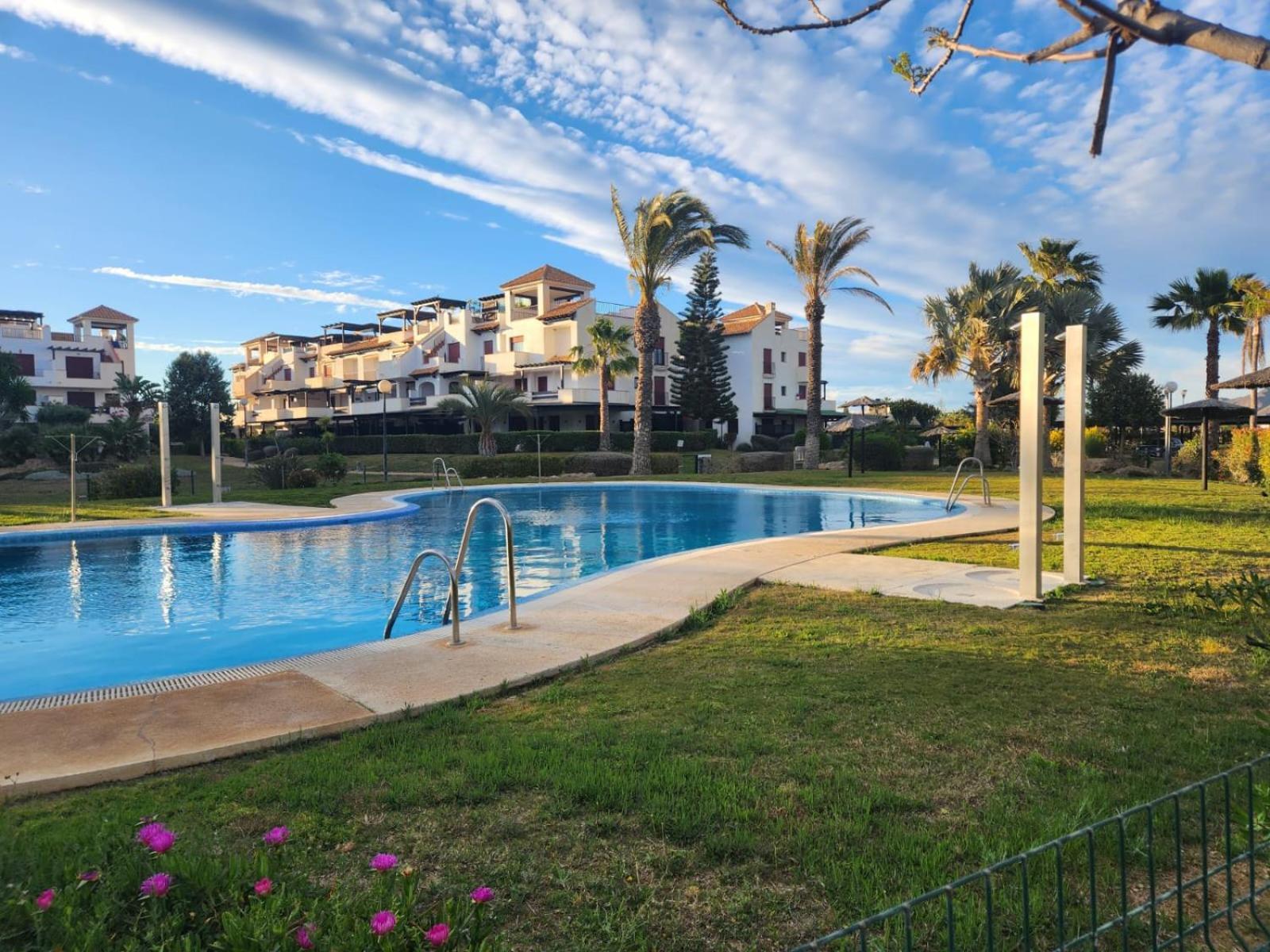 Apartment Precioso Bajo En Jardines De Nuevo Muy Cerca De La Piscina Comunitaria Y De La Salida A La Playa!