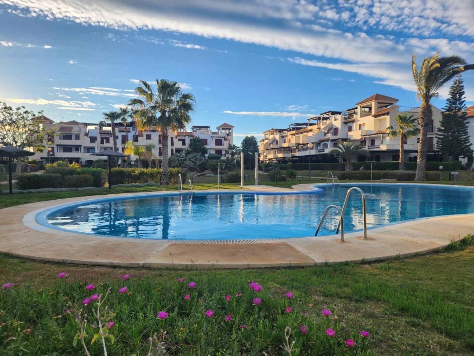 Precioso Bajo En Jardines De Nuevo Muy Cerca De La Piscina Comunitaria Y De La Salida A La Playa! Apartment *