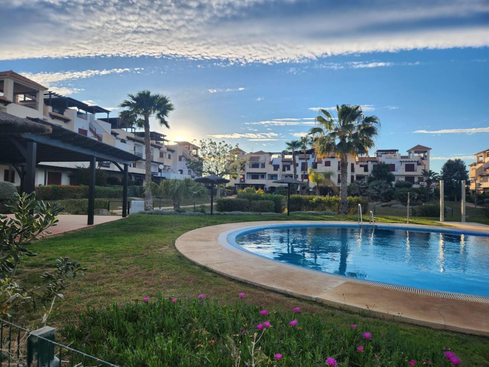 Precioso Bajo En Jardines De Nuevo Muy Cerca De La Piscina Comunitaria Y De La Salida A La Playa! Apartment *