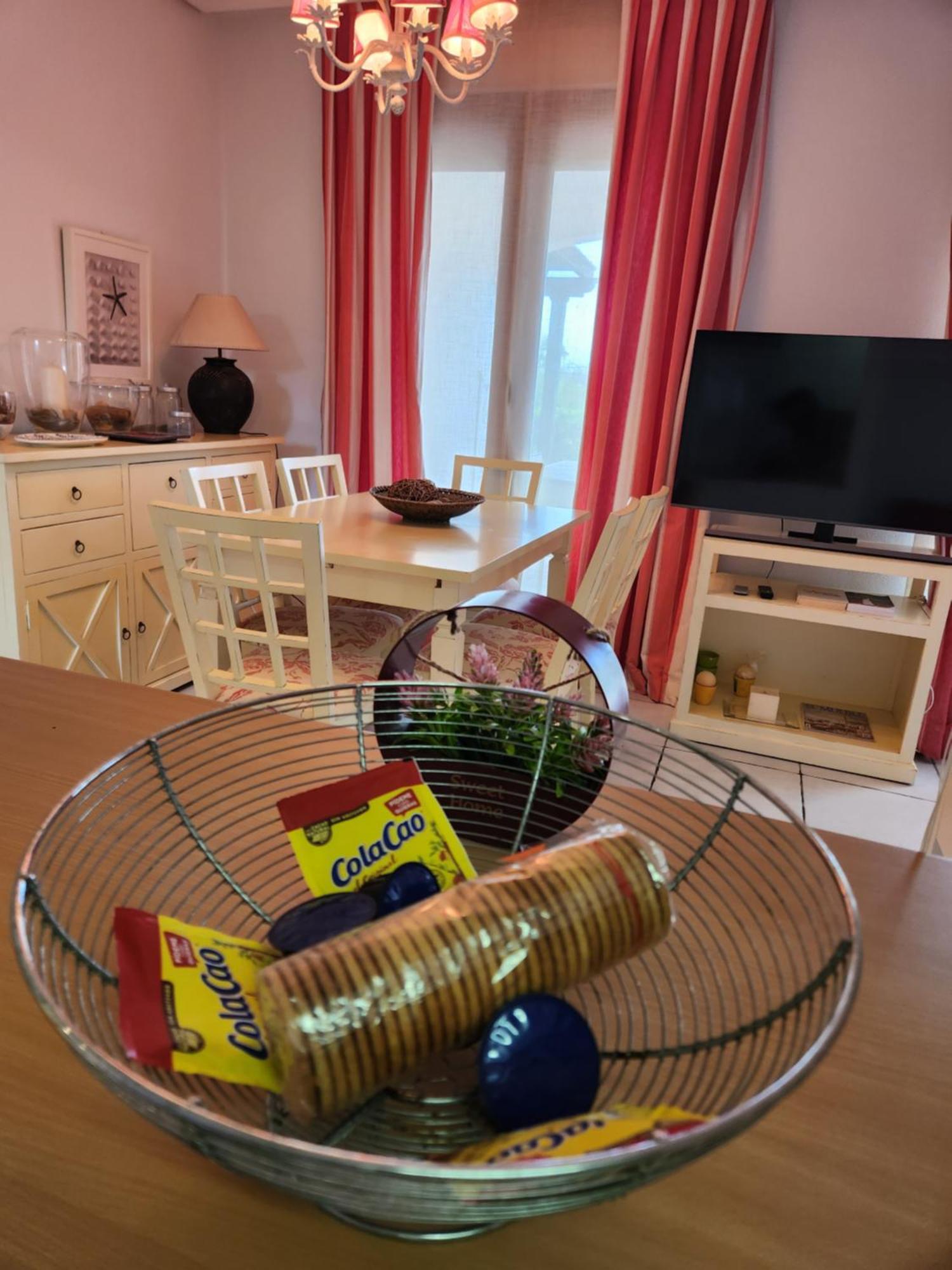 Precioso Bajo En Jardines De Nuevo Muy Cerca De La Piscina Comunitaria Y De La Salida A La Playa! Apartamento Vera